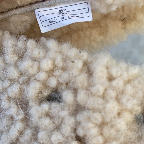 UGG waterproof tall women’s snow boots - Picture 3 of 4